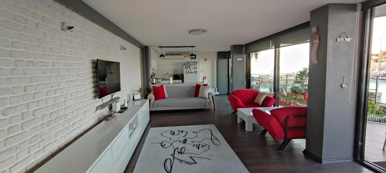 Waterfront Glass Flat Kusadası Türkei