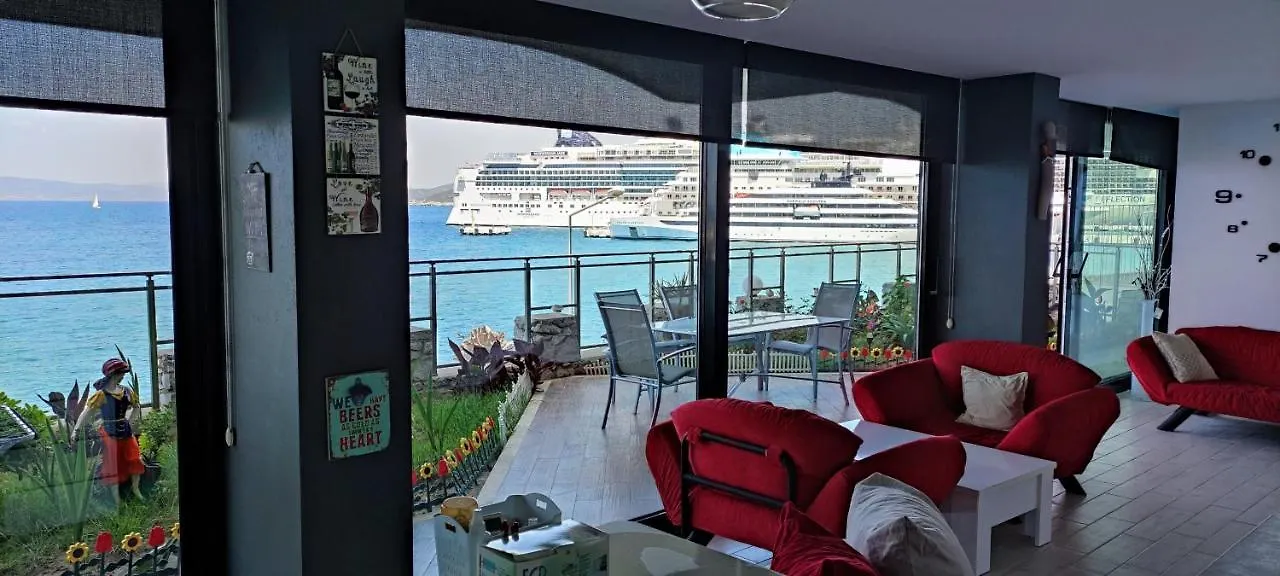 Waterfront Glass Flat Kusadası Türkei