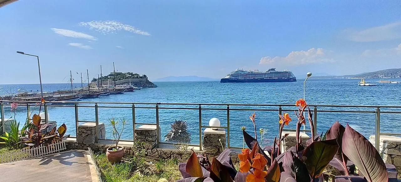 Waterfront Glass Flat Kusadası