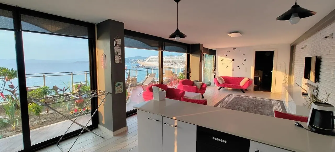 Apartment Waterfront Glass Flat Kusadası