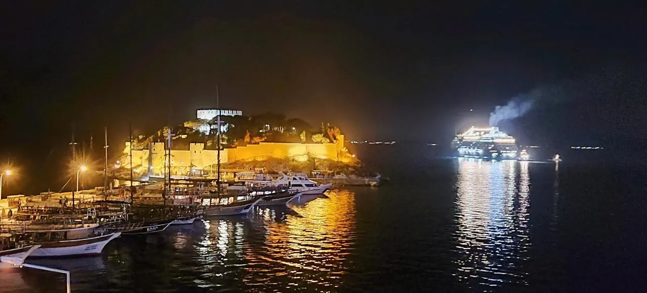 Apartment Waterfront Glass Flat Kusadası